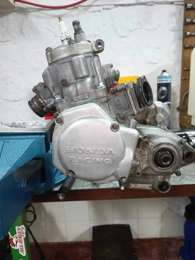 Reparação de motor na oficina RF AUTO em Arronches