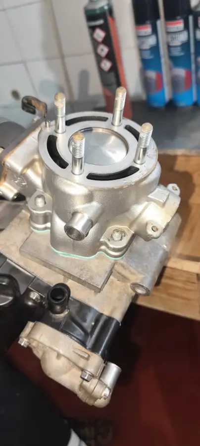 Reparação de motor na oficina RF AUTO em Arronches