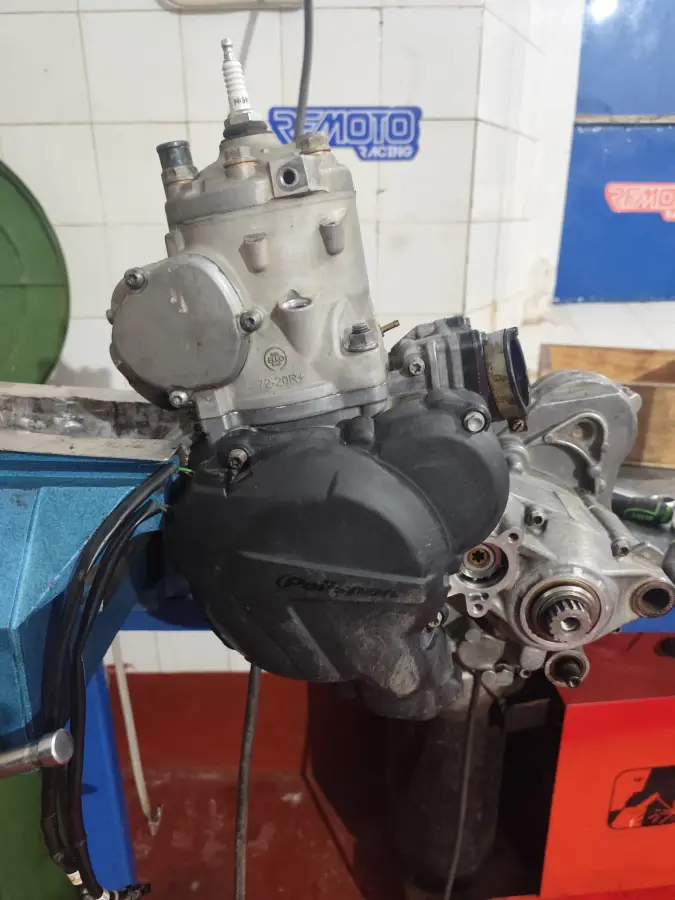 Reparação de motor na oficina RF AUTO em Arronches