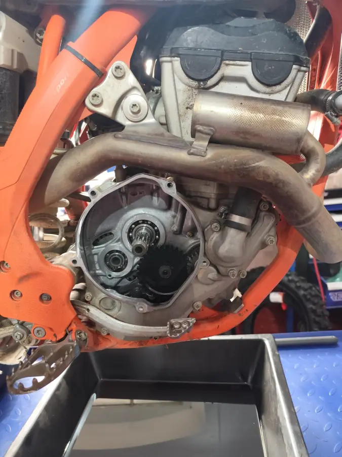 Reparação de motor na oficina RF AUTO em Arronches
