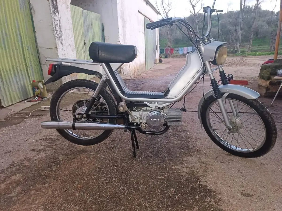 Manutenção e preparação de motas na RF AUTO, Arronches